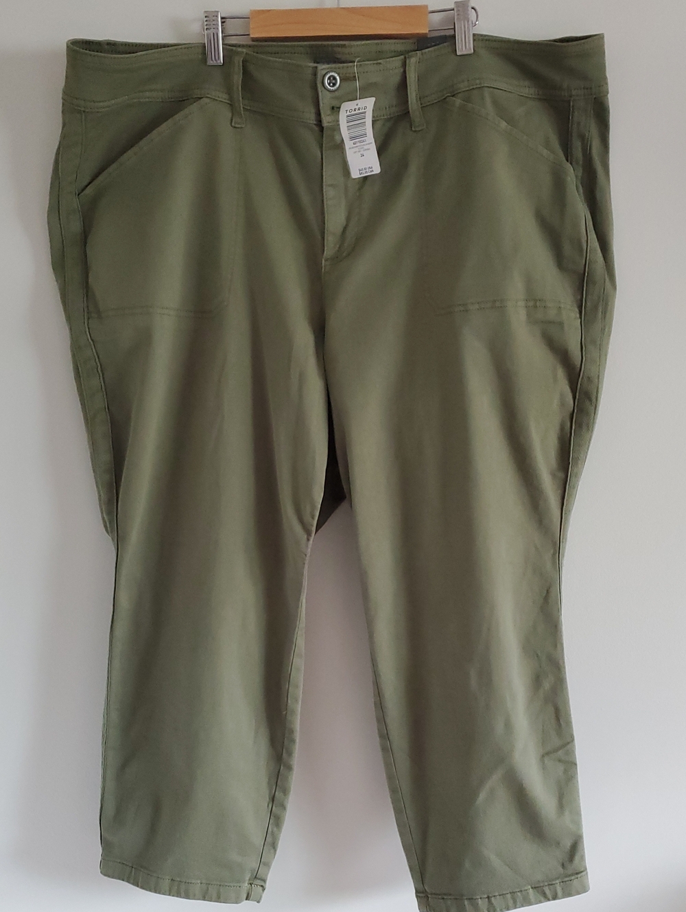 NWT Torrid Crop Aviator Skinny Stretch Twill Mid-Rise Pant Olivine Sz 24 Casual